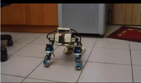 帶可控手掌的人形机器人