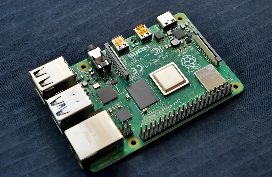 完整的 SMT 组装 PCB,无可见缺陷 完整的 SMT 组装 PCB,无可见缺陷