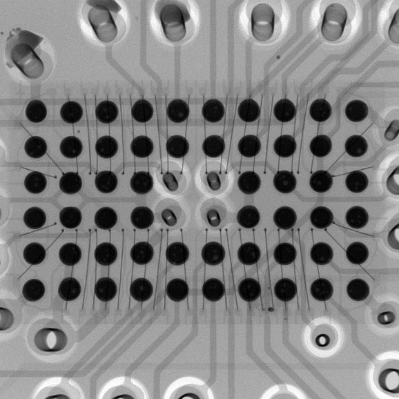 BGA 焊料空洞与 AOI 表面缺陷检测的 X 射线图像。
