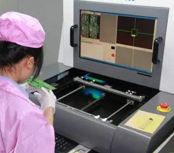 用于 SMT 质量控制的自动光学检测，符合 J-STD-001 标准