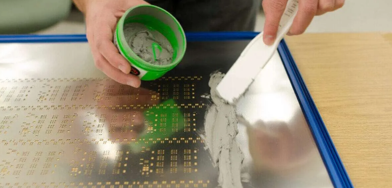 PCB 组装中模板印刷的基本工具