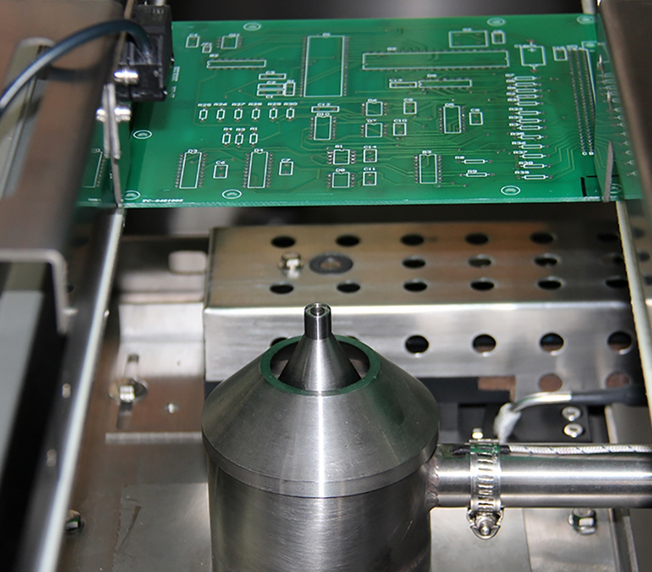 采用混合技术的双面PCB选择性焊接 采用混合技术的双面PCB选择性焊接