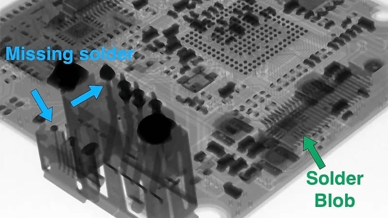 带有标记缺陷和正常区域的 PCB 的 X 射线图像 带有标记缺陷和正常区域的 PCB 的 X 射线图像