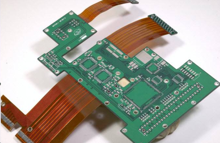 机械臂设计中的柔性 PCB 机械臂设计中的柔性 PCB