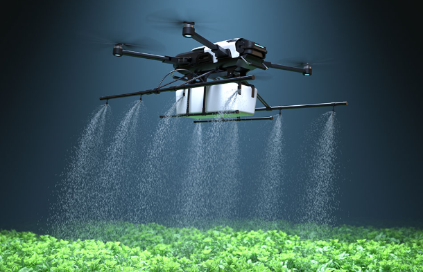 专为智能农业技术设计的带有标记组件的 PCB 的特写。