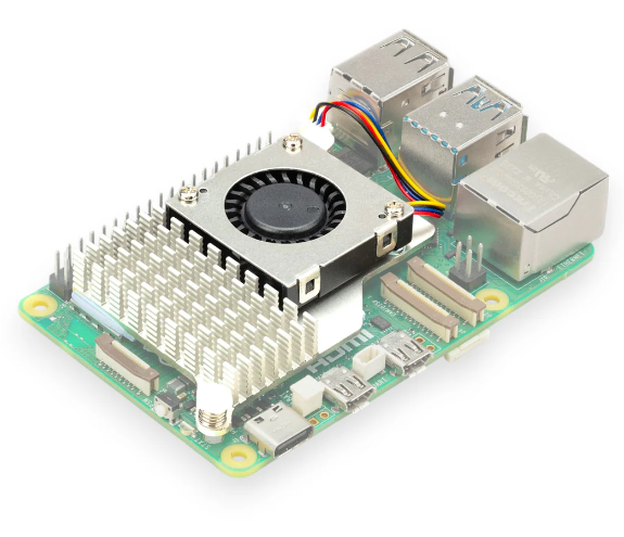 带有主动风扇系统的游戏机PCB冷却解决方案。